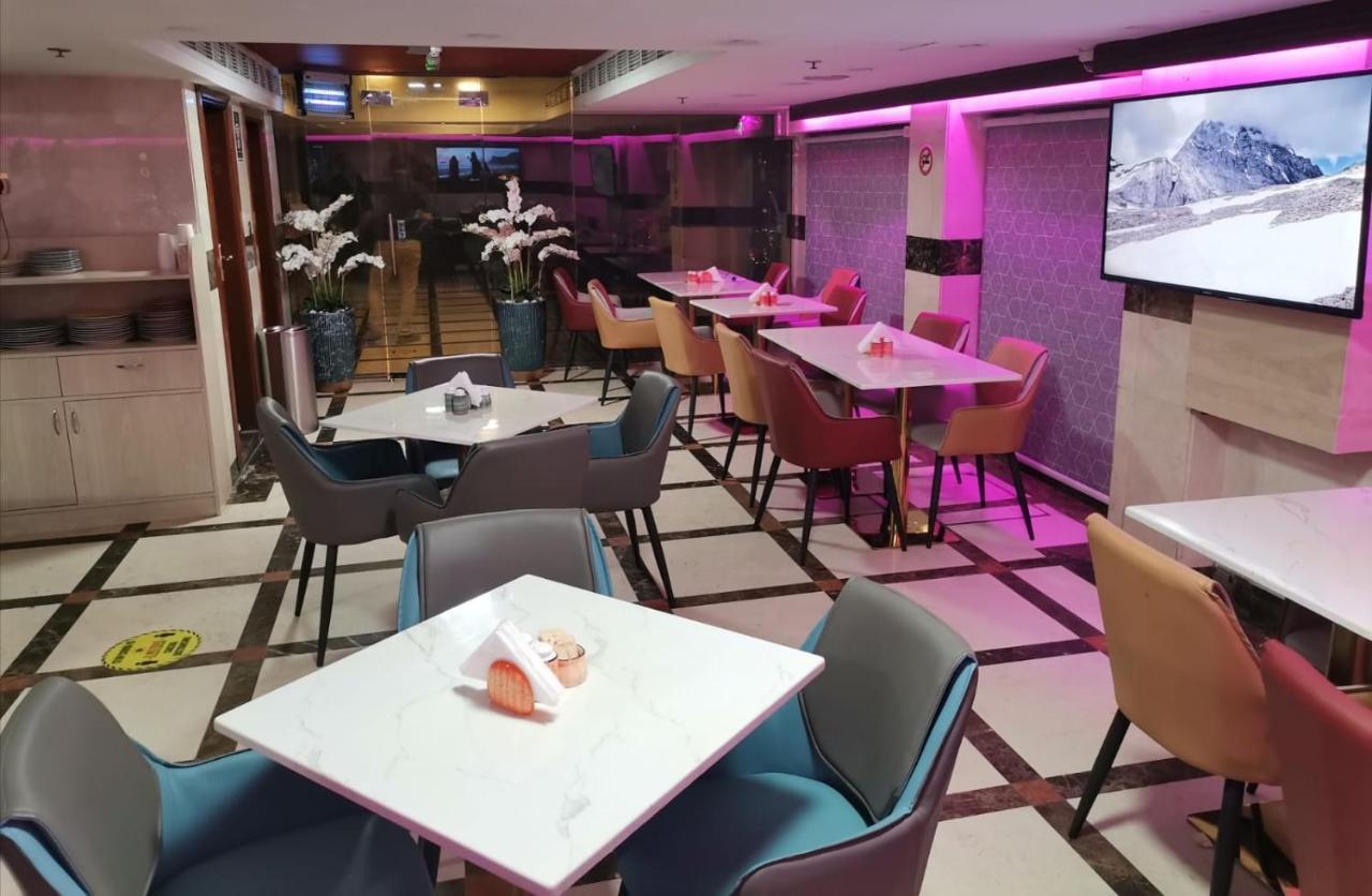Saffron Hotel Dubai Bagian luar foto