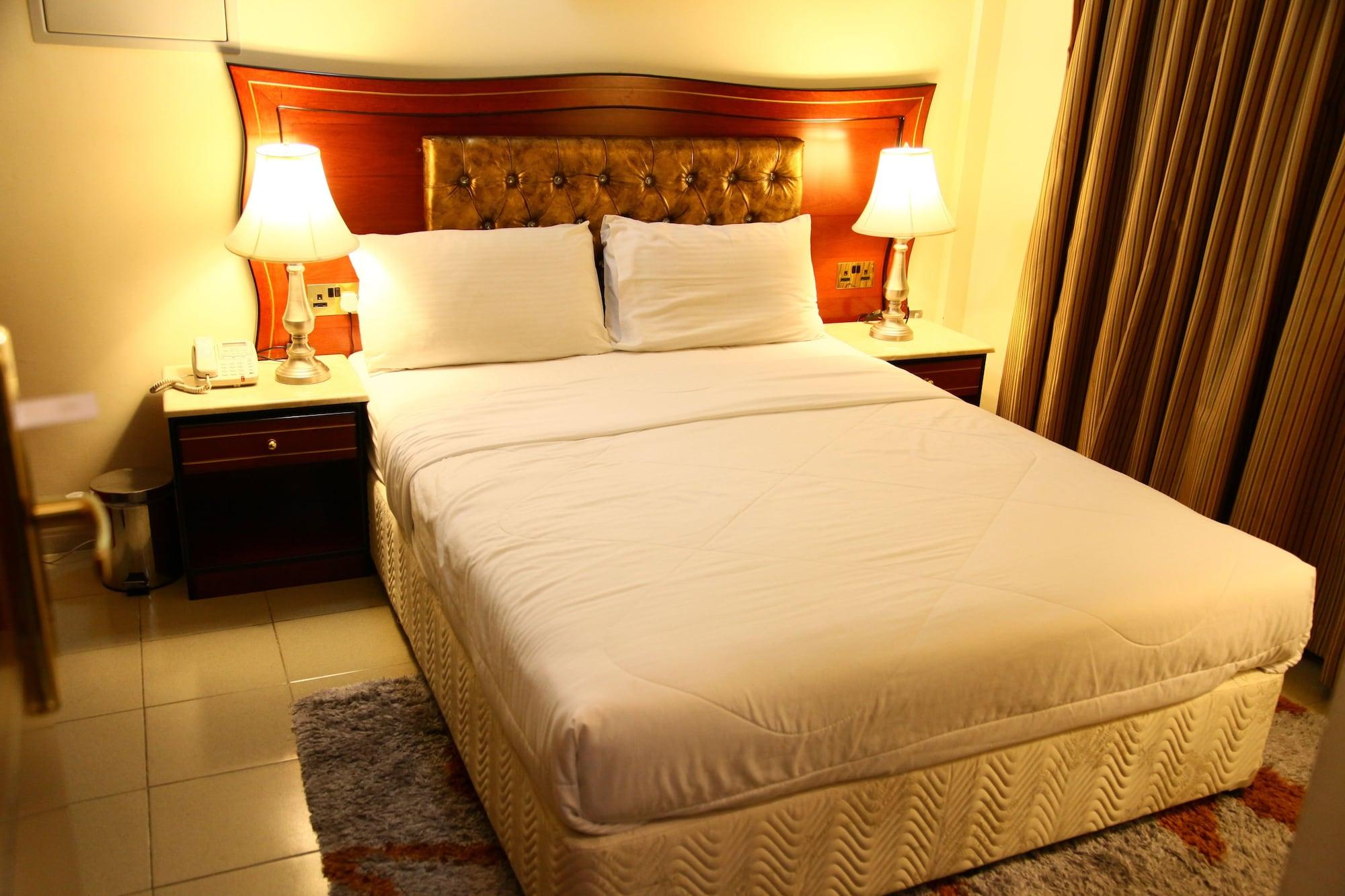 Saffron Hotel Dubai Bagian luar foto