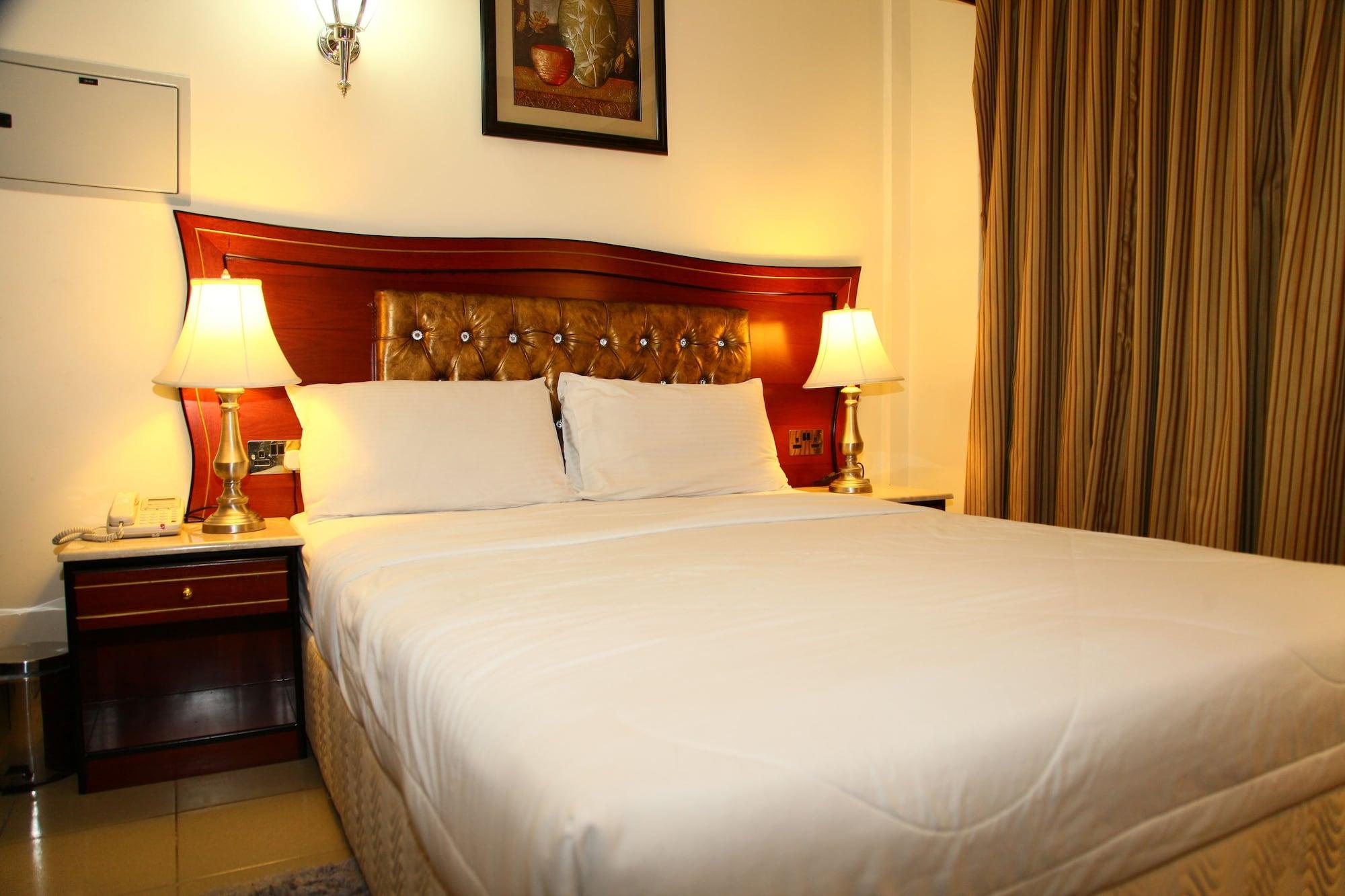 Saffron Hotel Dubai Bagian luar foto