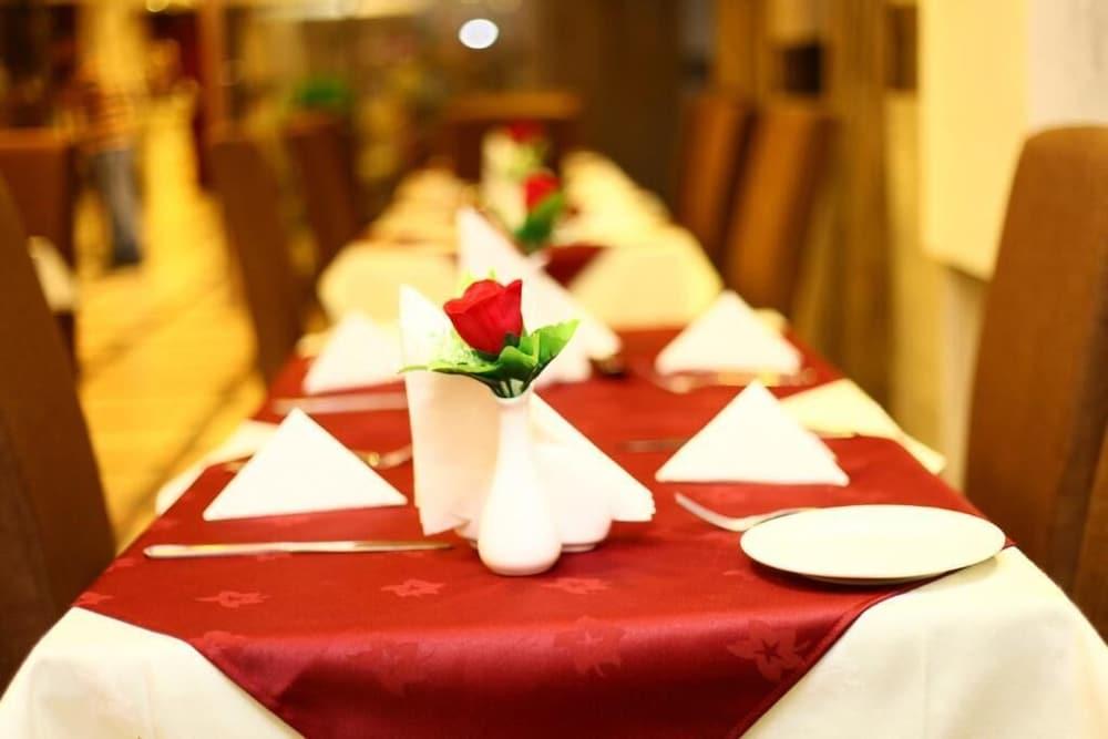 Saffron Hotel Dubai Bagian luar foto