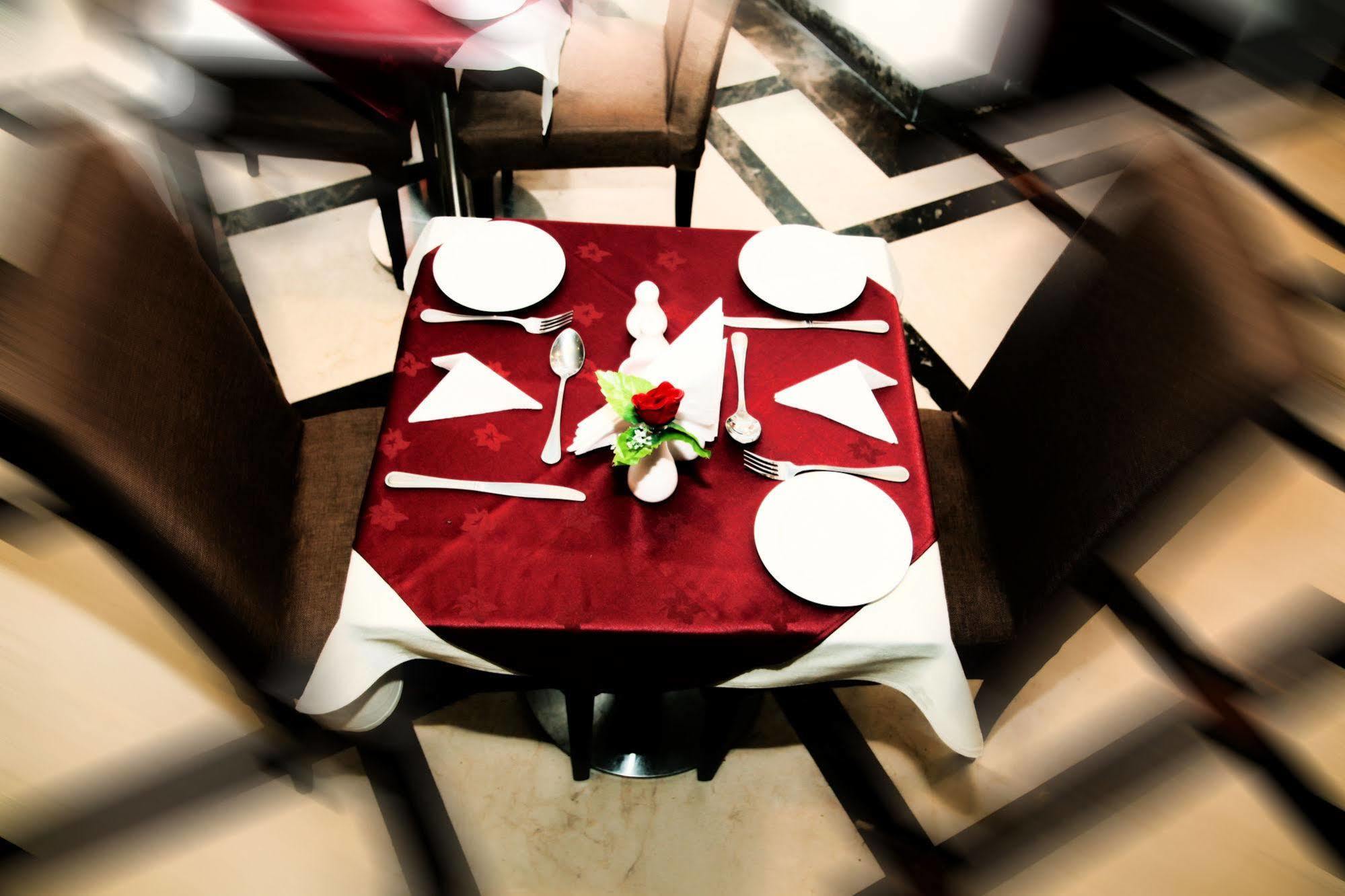 Saffron Hotel Dubai Bagian luar foto